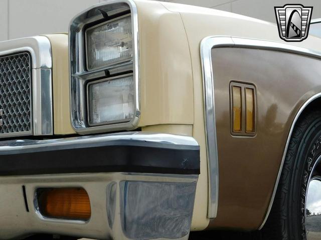 Photo of 1976 Brown/Beige 2 tone GMC Sprint