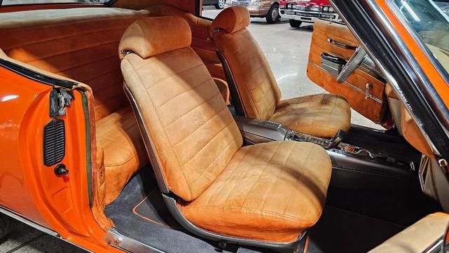 Photo of 1971 Orange w/ Green Pearl Chevrolet Monte Carlo