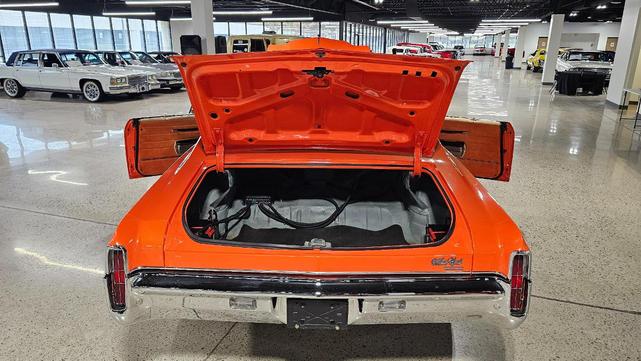 Photo of 1971 Orange w/ Green Pearl Chevrolet Monte Carlo