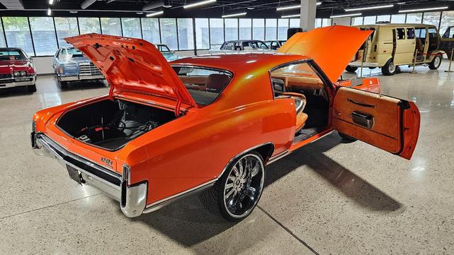 Photo of 1971 Orange w/ Green Pearl Chevrolet Monte Carlo