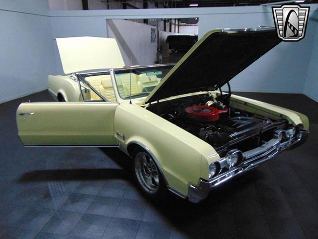 Photo of 1967 Saffron Yellow Oldsmobile Cutlass