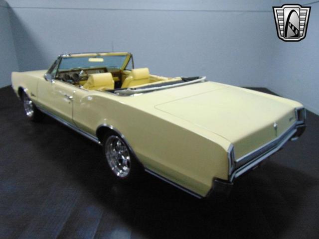 Photo of 1967 Saffron Yellow Oldsmobile Cutlass