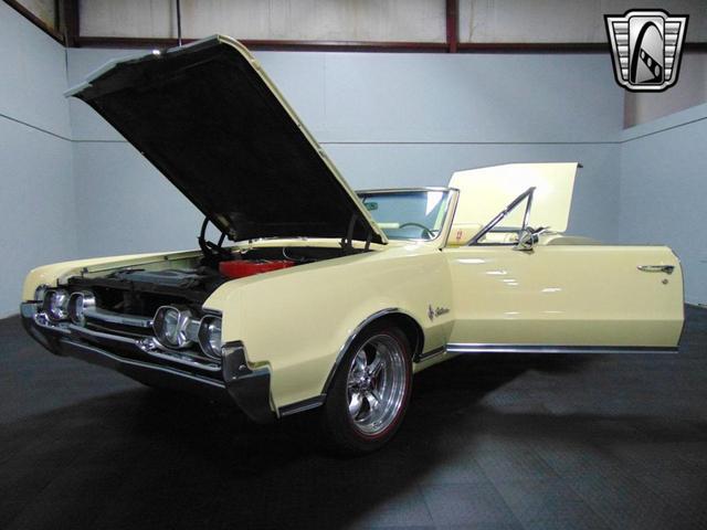 Photo of 1967 Saffron Yellow Oldsmobile Cutlass