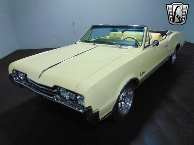 Photo of 1967 Saffron Yellow Oldsmobile Cutlass