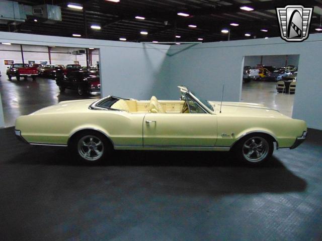 Photo of 1967 Saffron Yellow Oldsmobile Cutlass