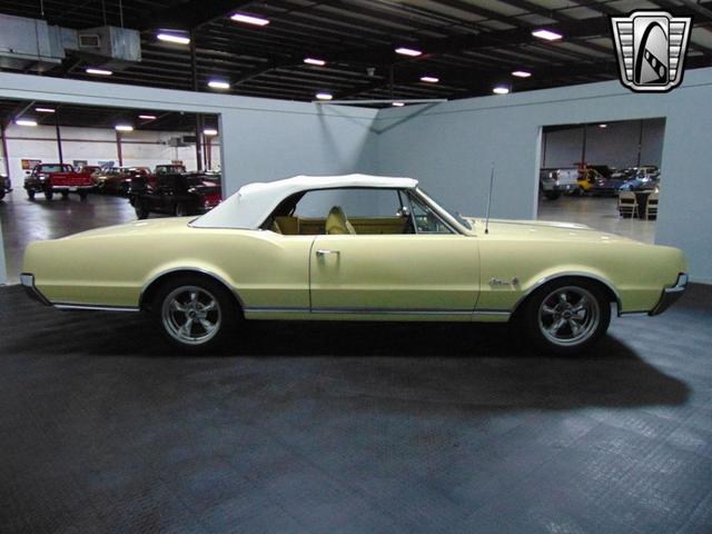 Photo of 1967 Saffron Yellow Oldsmobile Cutlass