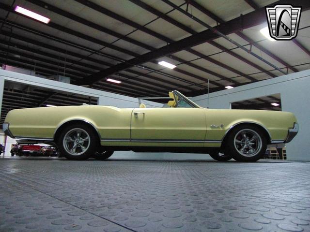 Photo of 1967 Saffron Yellow Oldsmobile Cutlass