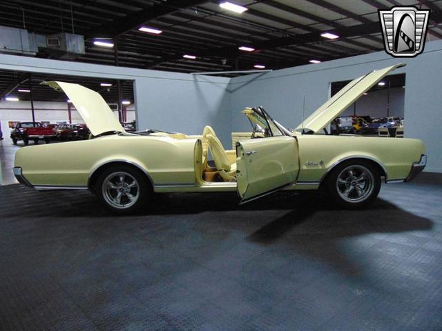 Photo of 1967 Saffron Yellow Oldsmobile Cutlass