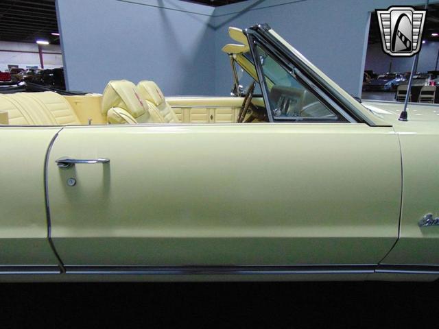 Photo of 1967 Saffron Yellow Oldsmobile Cutlass