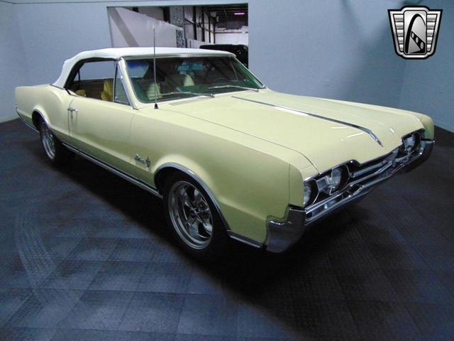 Photo of 1967 Saffron Yellow Oldsmobile Cutlass