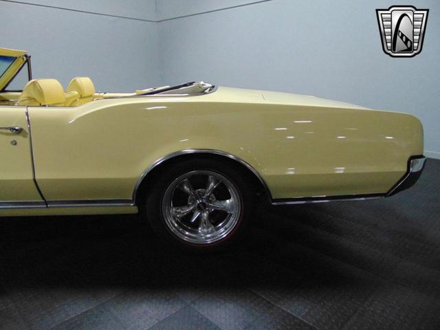 Photo of 1967 Saffron Yellow Oldsmobile Cutlass