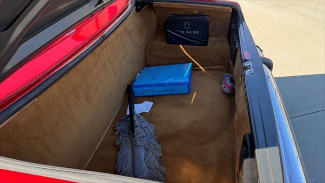 Photo of 1986 Red Mercedes-Benz 560SL