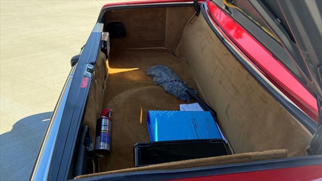 Photo of 1986 Red Mercedes-Benz 560SL