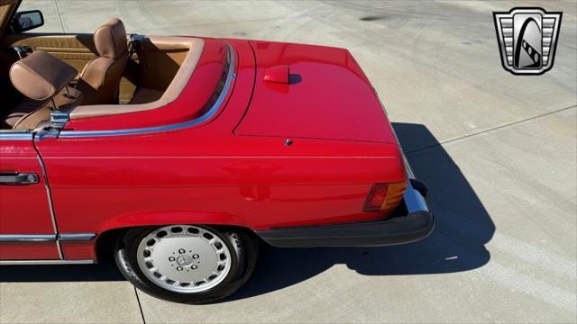 Photo of 1986 Red Mercedes-Benz 560SL