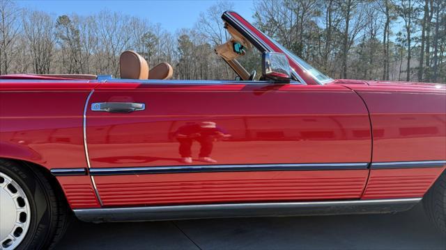 Photo of 1986 Red Mercedes-Benz 560SL