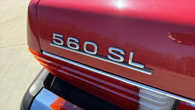 Photo of 1986 Red Mercedes-Benz 560SL