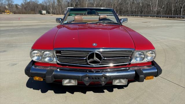 Photo of 1986 Red Mercedes-Benz 560SL