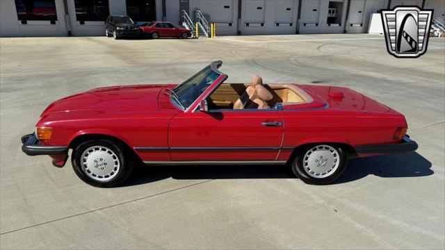 Photo of 1986 Red Mercedes-Benz 560SL