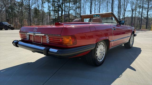 Photo of 1986 Red Mercedes-Benz 560SL