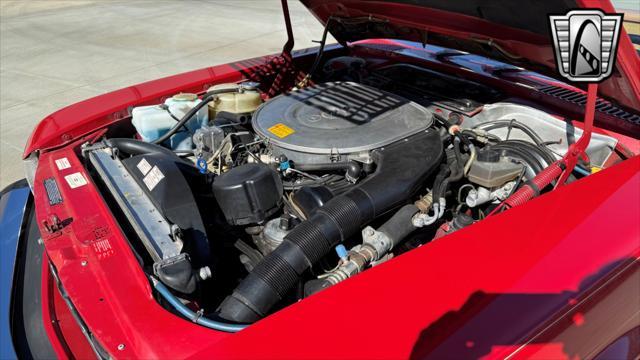 Photo of 1986 Red Mercedes-Benz 560SL