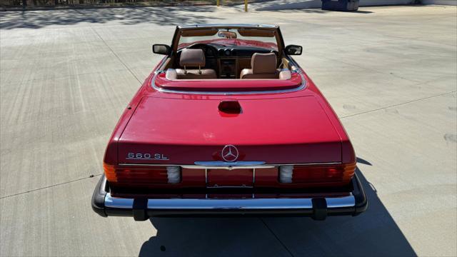 Photo of 1986 Red Mercedes-Benz 560SL