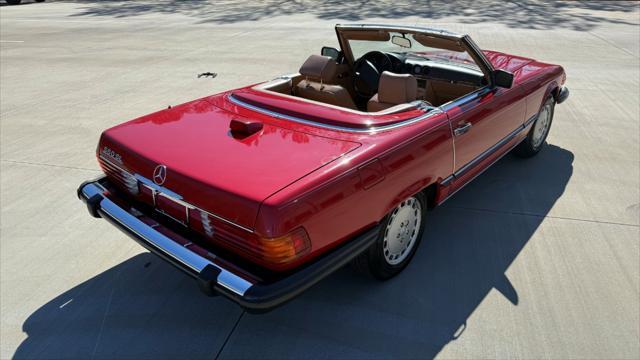 Photo of 1986 Red Mercedes-Benz 560SL