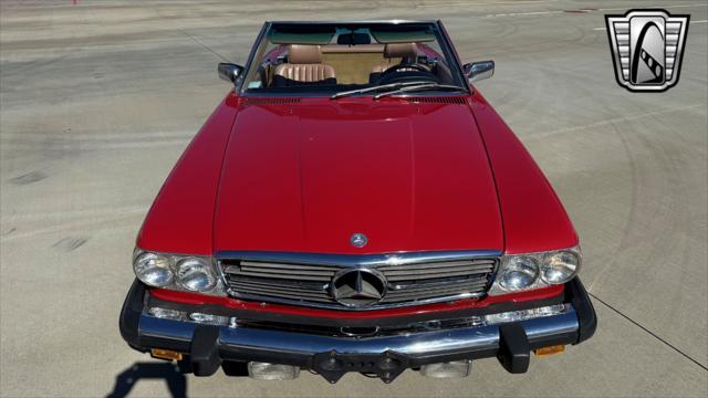 Photo of 1986 Red Mercedes-Benz 560SL