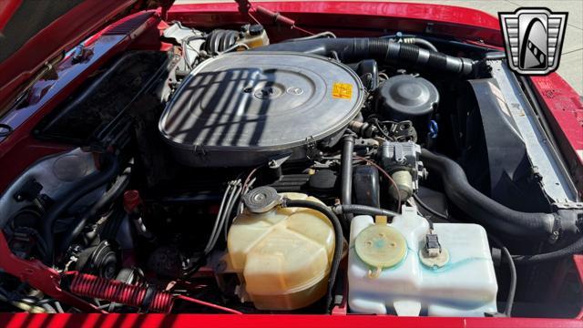 Photo of 1986 Red Mercedes-Benz 560SL
