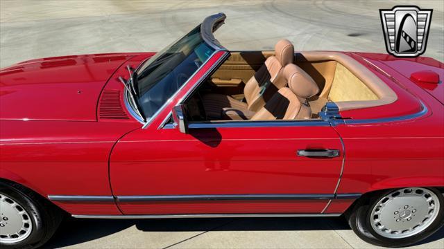 Photo of 1986 Red Mercedes-Benz 560SL