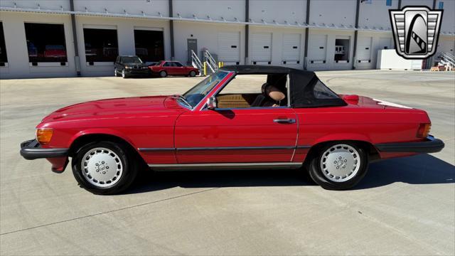 Photo of 1986 Red Mercedes-Benz 560SL