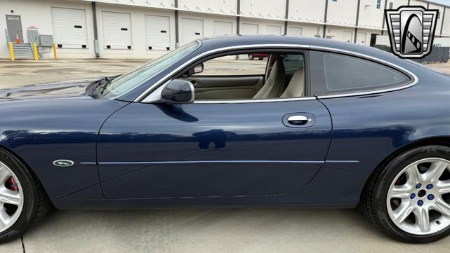 Photo of 2000 Blue Jaguar XK8