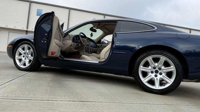 Photo of 2000 Blue Jaguar XK8