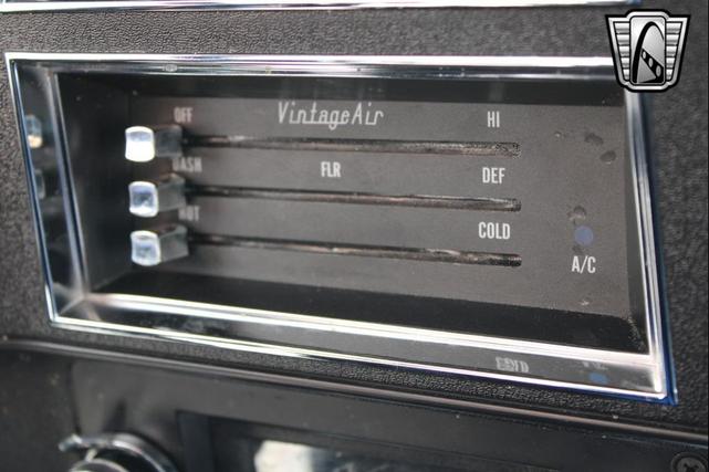 Photo of 1983 White Chevrolet C10/K10