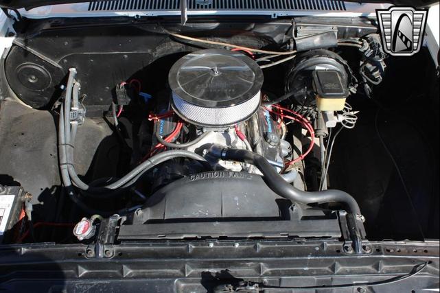 Photo of 1983 White Chevrolet C10/K10
