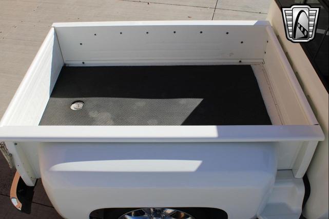 Photo of 1983 White Chevrolet C10/K10