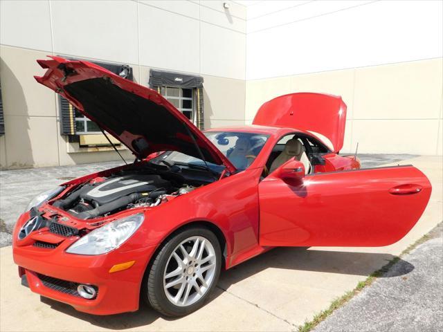 Photo of 2009 Red Mercedes-Benz SLK-Class