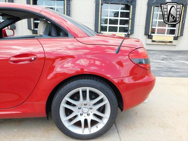 Photo of 2009 Red Mercedes-Benz SLK-Class