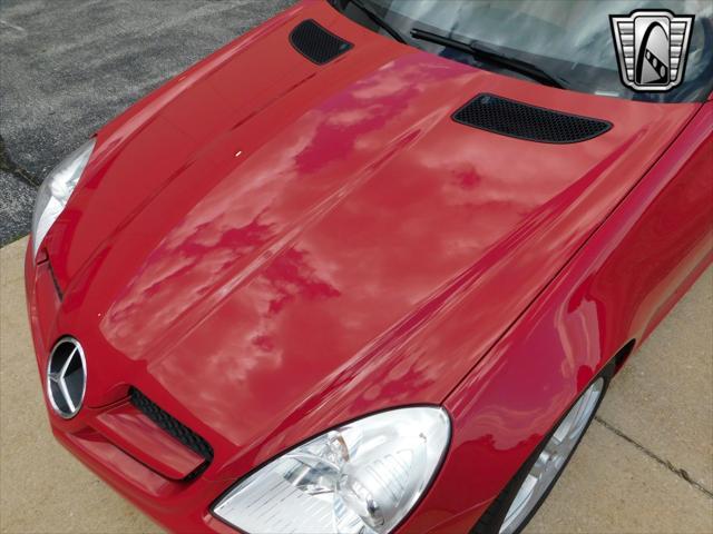 Photo of 2009 Red Mercedes-Benz SLK-Class