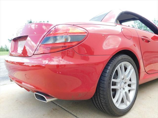 Photo of 2009 Red Mercedes-Benz SLK-Class