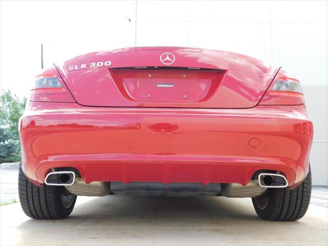 Photo of 2009 Red Mercedes-Benz SLK-Class