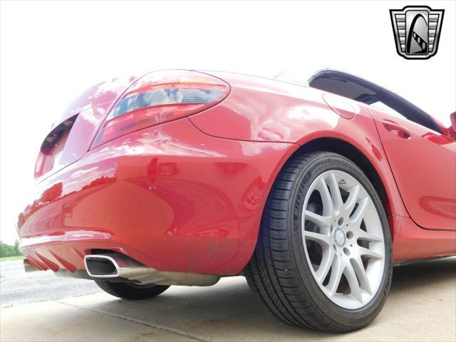 Photo of 2009 Red Mercedes-Benz SLK-Class