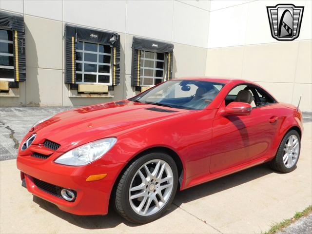 Photo of 2009 Red Mercedes-Benz SLK-Class