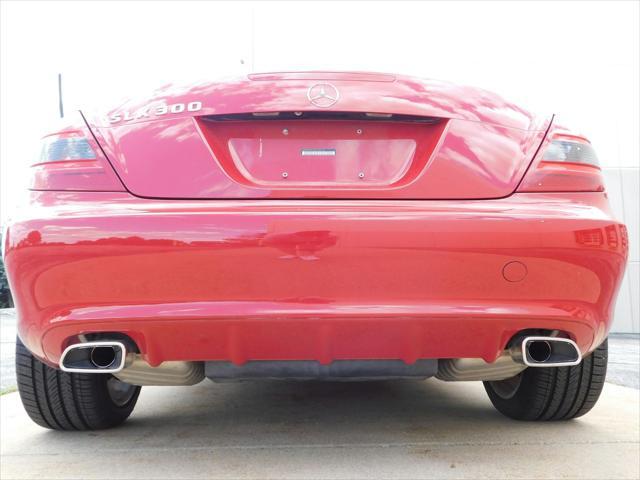 Photo of 2009 Red Mercedes-Benz SLK-Class