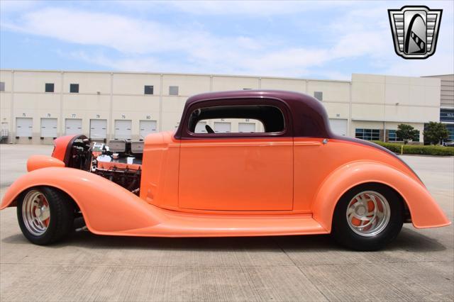 Photo of 1934 Orange Oldsmobile Model F-34