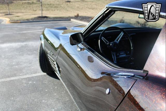 Photo of 1971 Ruby Red Slipper Chevrolet Corvette