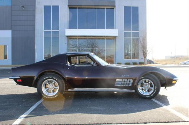 Photo of 1971 Ruby Red Slipper Chevrolet Corvette