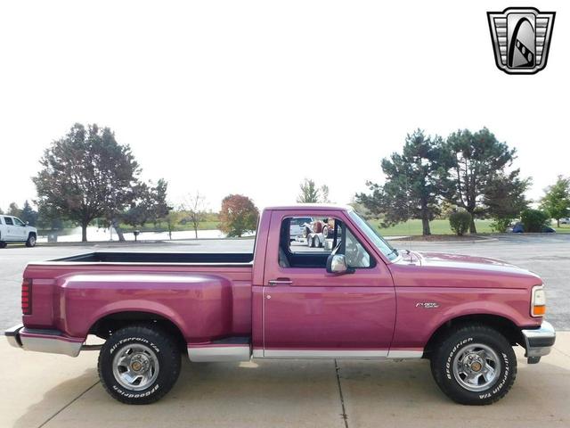 Photo of 1992 Red Ford F-150