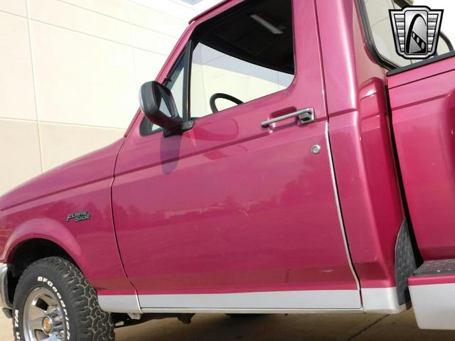 Photo of 1992 Red Ford F-150