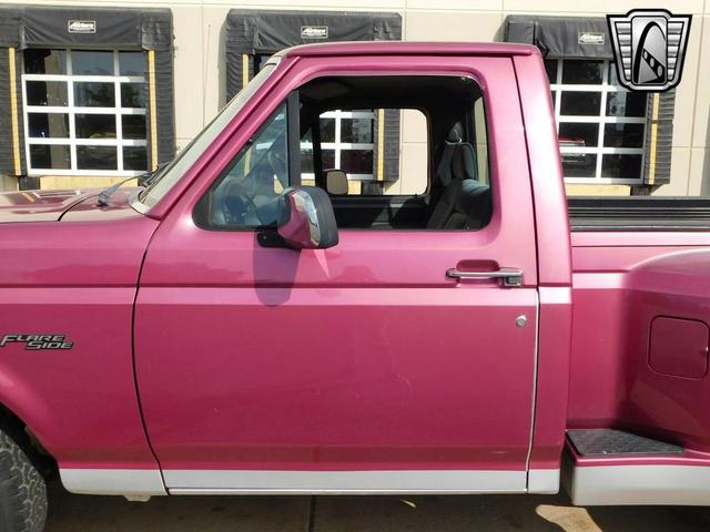 Photo of 1992 Red Ford F-150