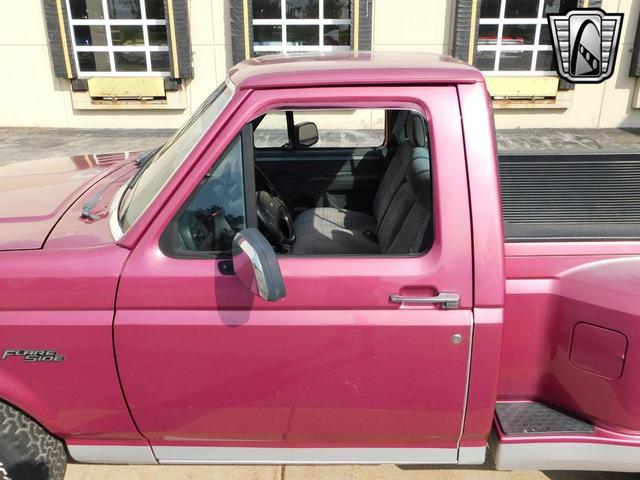 Photo of 1992 Red Ford F-150